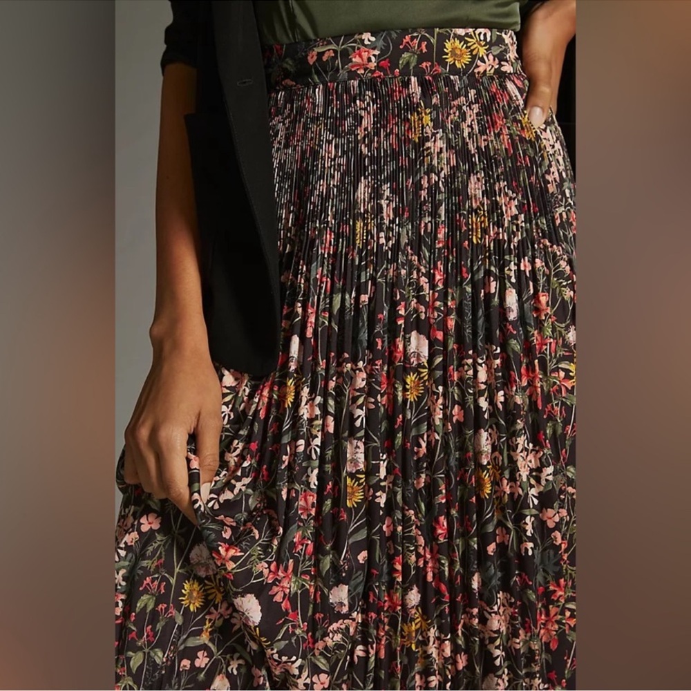 Scotch & Soda | Black Floral Pleated Midi Skirt